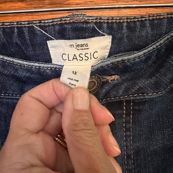 Maurice’s Classic Mid Rise Flared Jeans - Picture 3 of 4